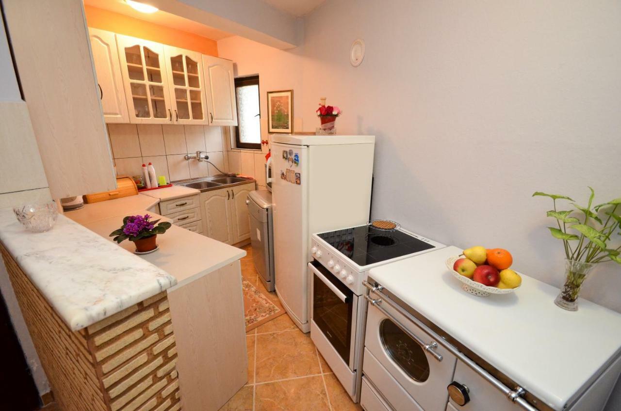 Apartment Buki Kotor Luaran gambar