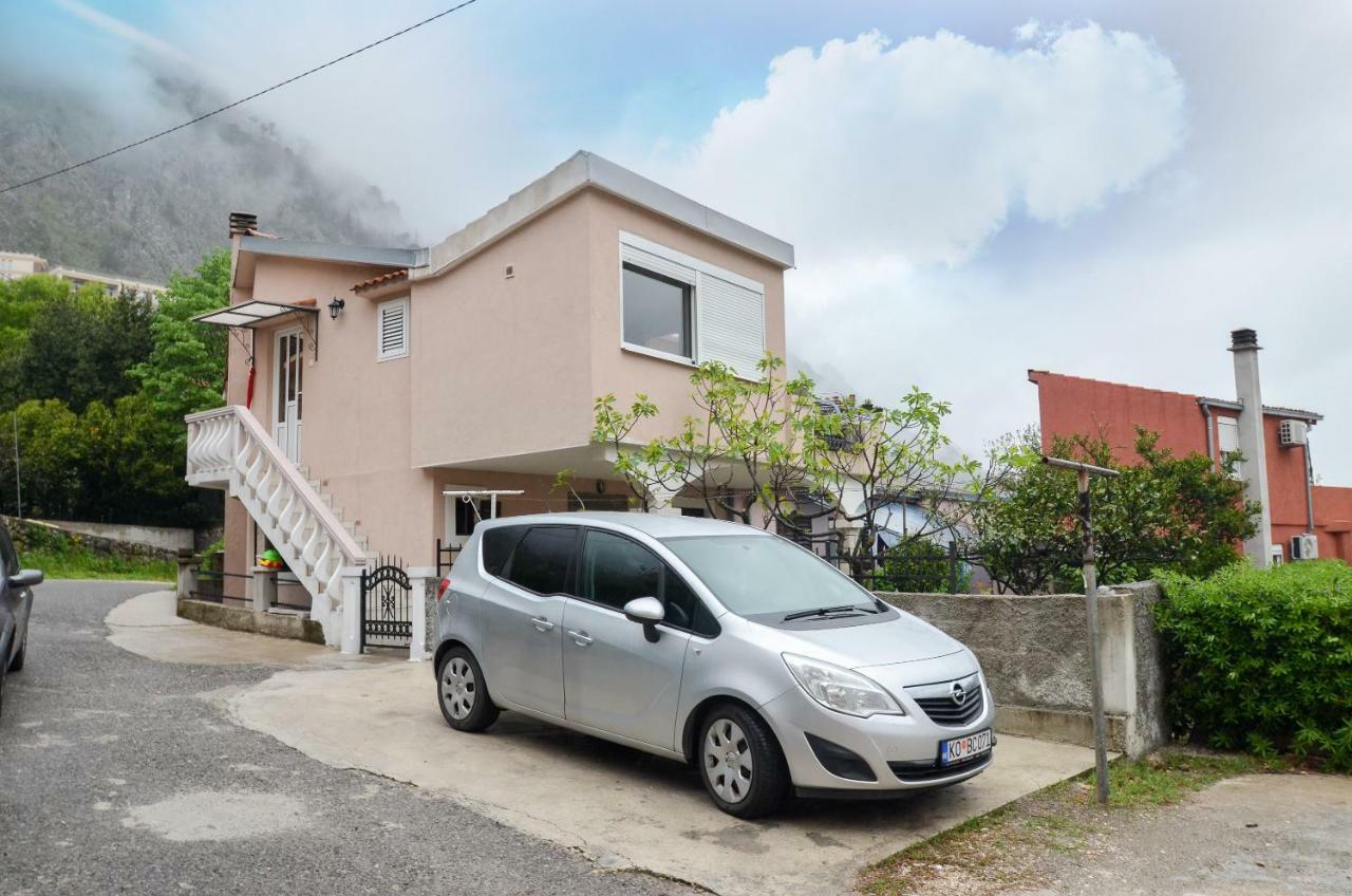 Apartment Buki Kotor Luaran gambar