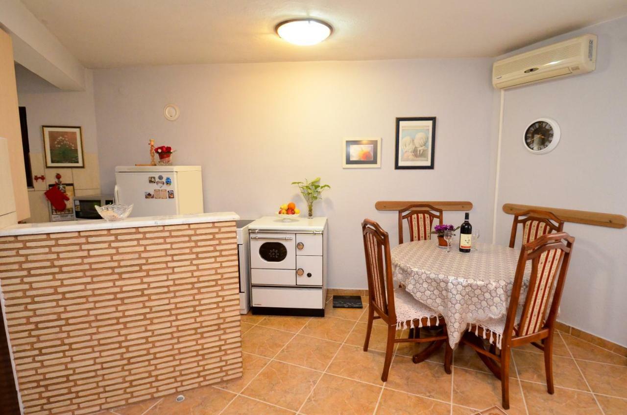 Apartment Buki Kotor Luaran gambar